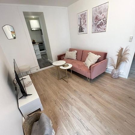 Maisonnette A La Campagne Avec Jardinet Ennery  ภายนอก รูปภาพ